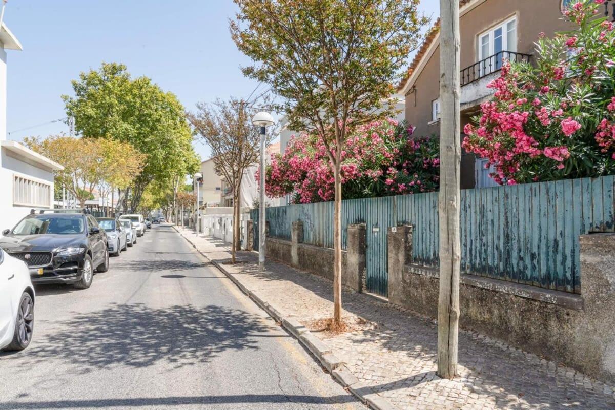 Cozy Coastal Getaway 3Br Apartment In Estoril Exterior foto